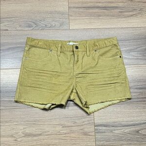 Carve Designs Oahu Corduroy 4” Shorts in Tan Size 12